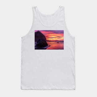 Vibrant sunset on rocky coast Tank Top